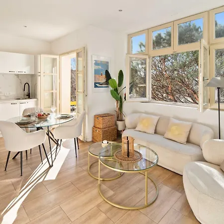 Modern - 1bd 4p - Center Of St Tropez Apartment *